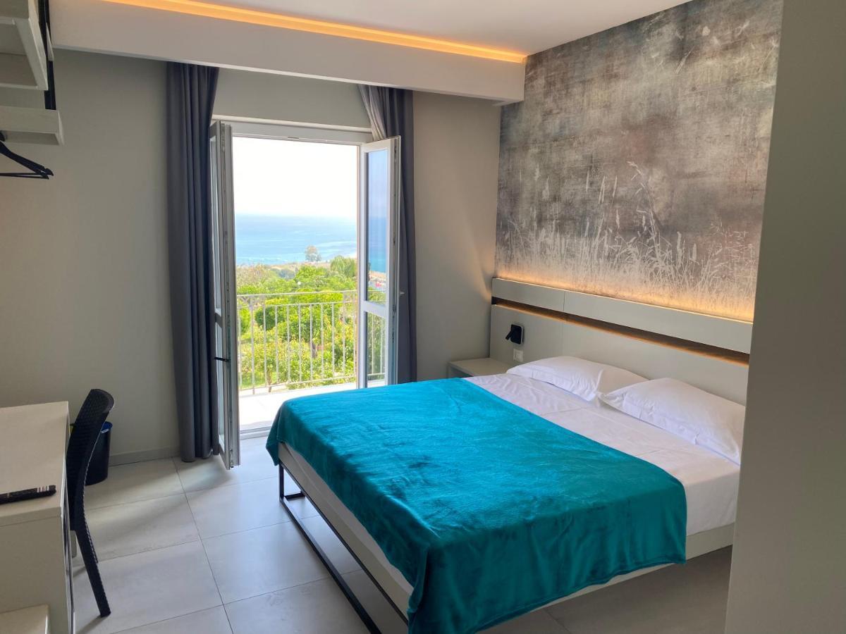 Aether Suites Tropea - Free Private Parking Екстериор снимка