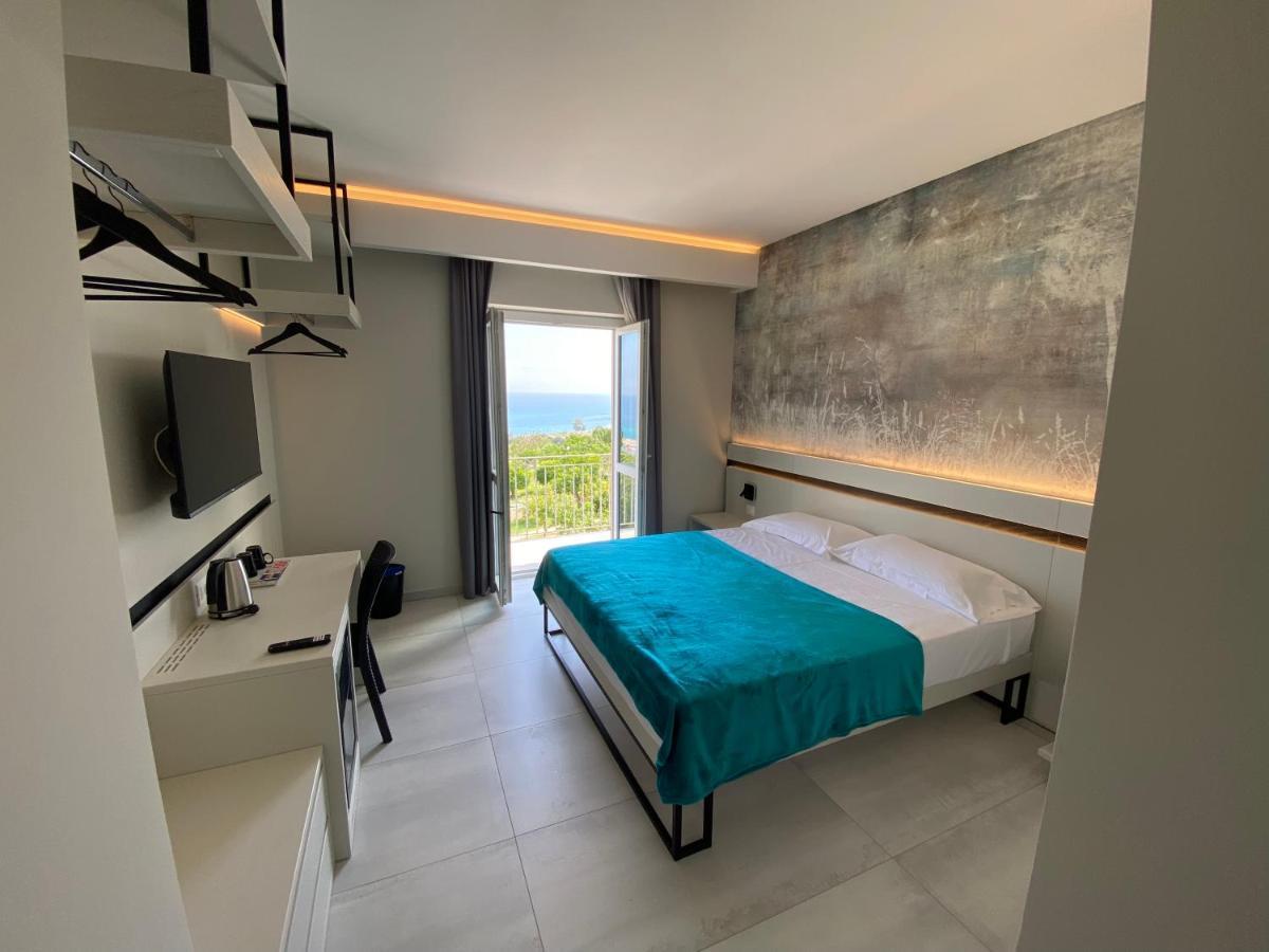 Aether Suites Tropea - Free Private Parking Екстериор снимка